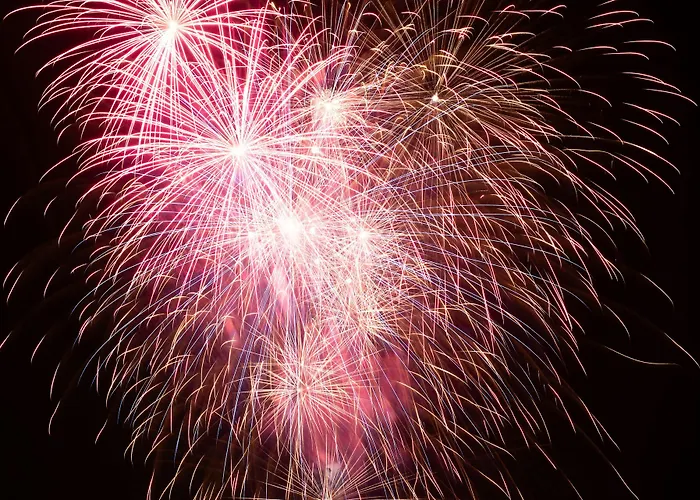 Singapore New Year's Eve Guide 2027-2027: Events, Fireworks & Where to Stay