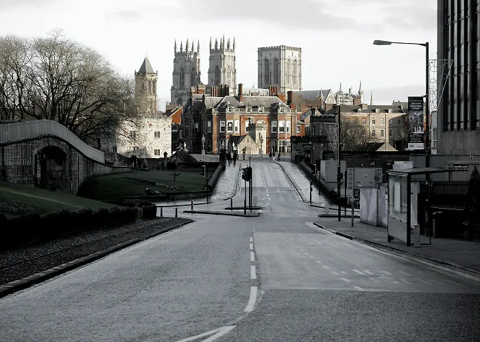 York New Year's Eve Guide 2026-2027: Events, Fireworks & Where to Stay