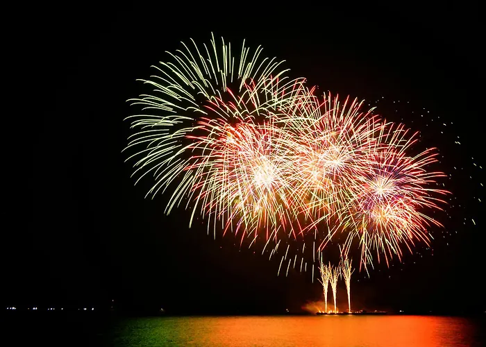 Paris New Year's Eve Guide 2027-2027: Events, Fireworks & Where to Stay