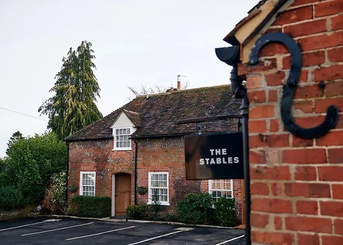 Newbury (Berkshire) New Year's Eve Guide 2026-2027: Events, Fireworks & Where to Stay