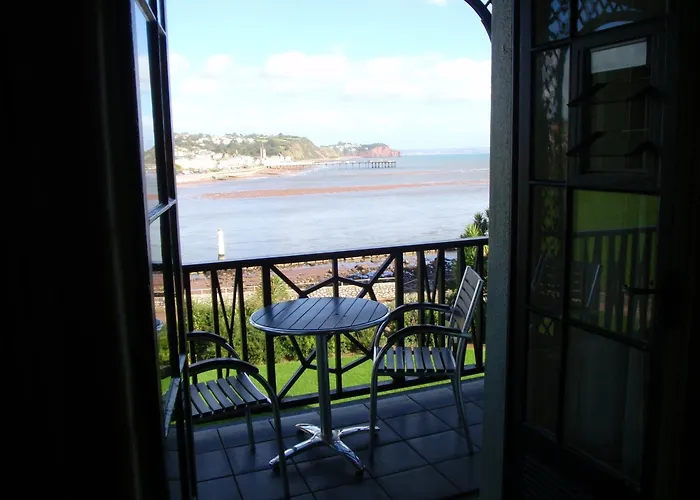 Teignmouth New Year's Eve Guide 2026-2027: Events, Fireworks & Where to Stay