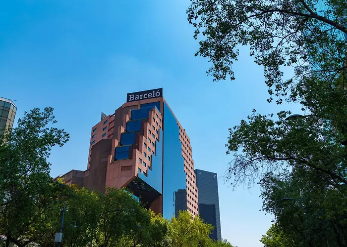 Mexico City New Year's Eve Guide 2026-2027: Events, Fireworks & Where to Stay