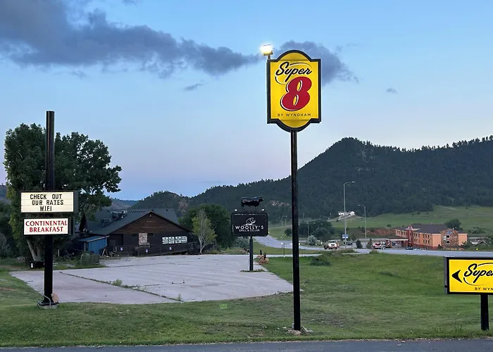 Hot Springs New Year's Eve Guide 2026-2027: Events, Fireworks & Where to Stay